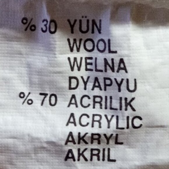 White, Black and Red Vintage Wool Blend Sweater Fits Size Small - Picture 5 of 5